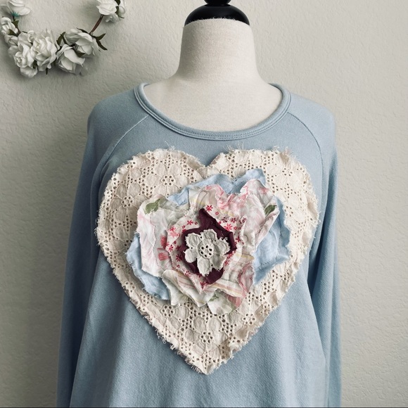 Anthropologie Sundry Upcycled Vintage-Inspired Heart Sweatshirt - Picture 3 of 16